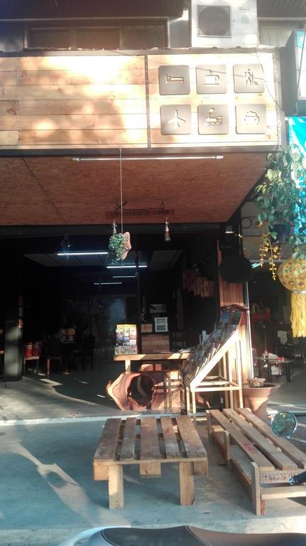 Cham Cha Hostel Чиангмай Екстериор снимка
