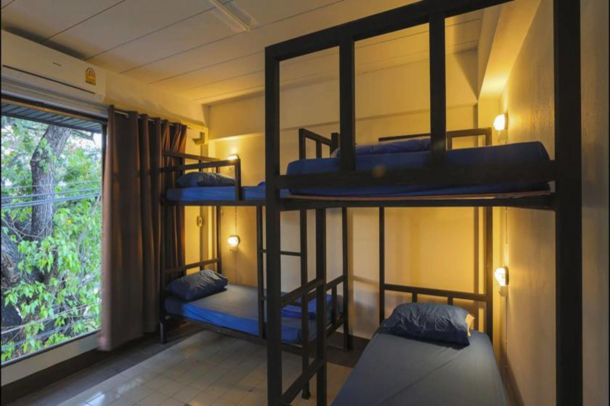 Cham Cha Hostel Чиангмай Екстериор снимка