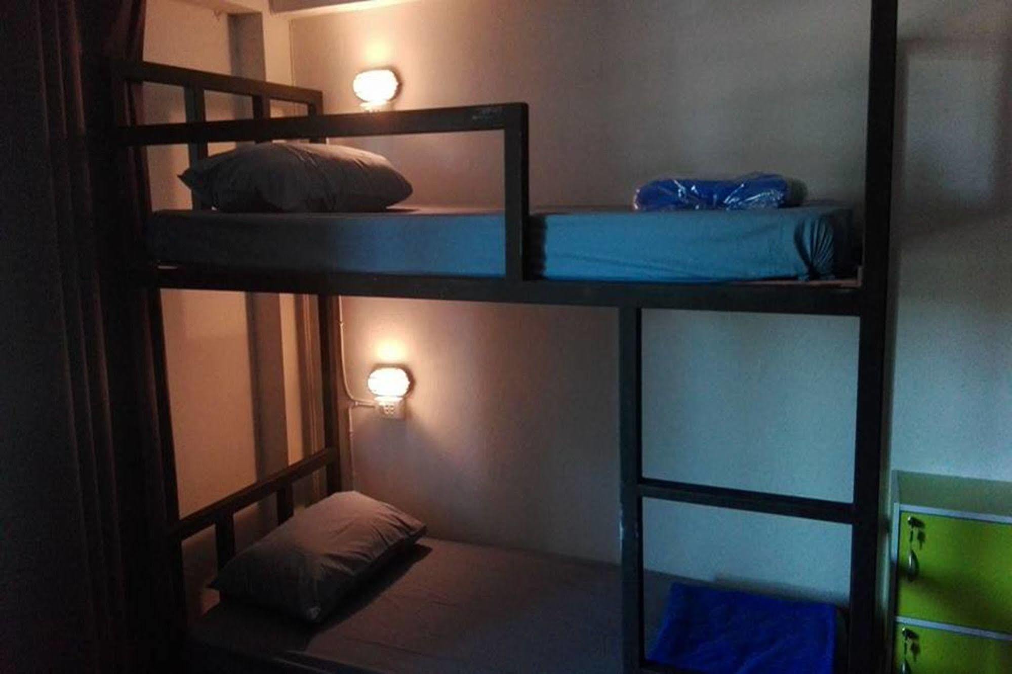 Cham Cha Hostel Чиангмай Екстериор снимка