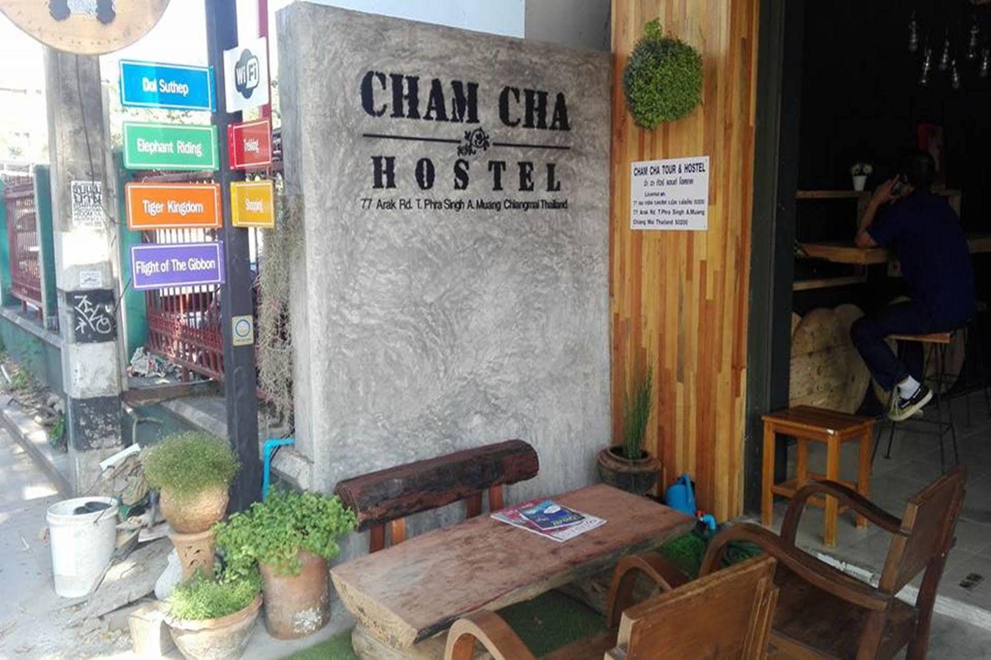 Cham Cha Hostel Чиангмай Екстериор снимка